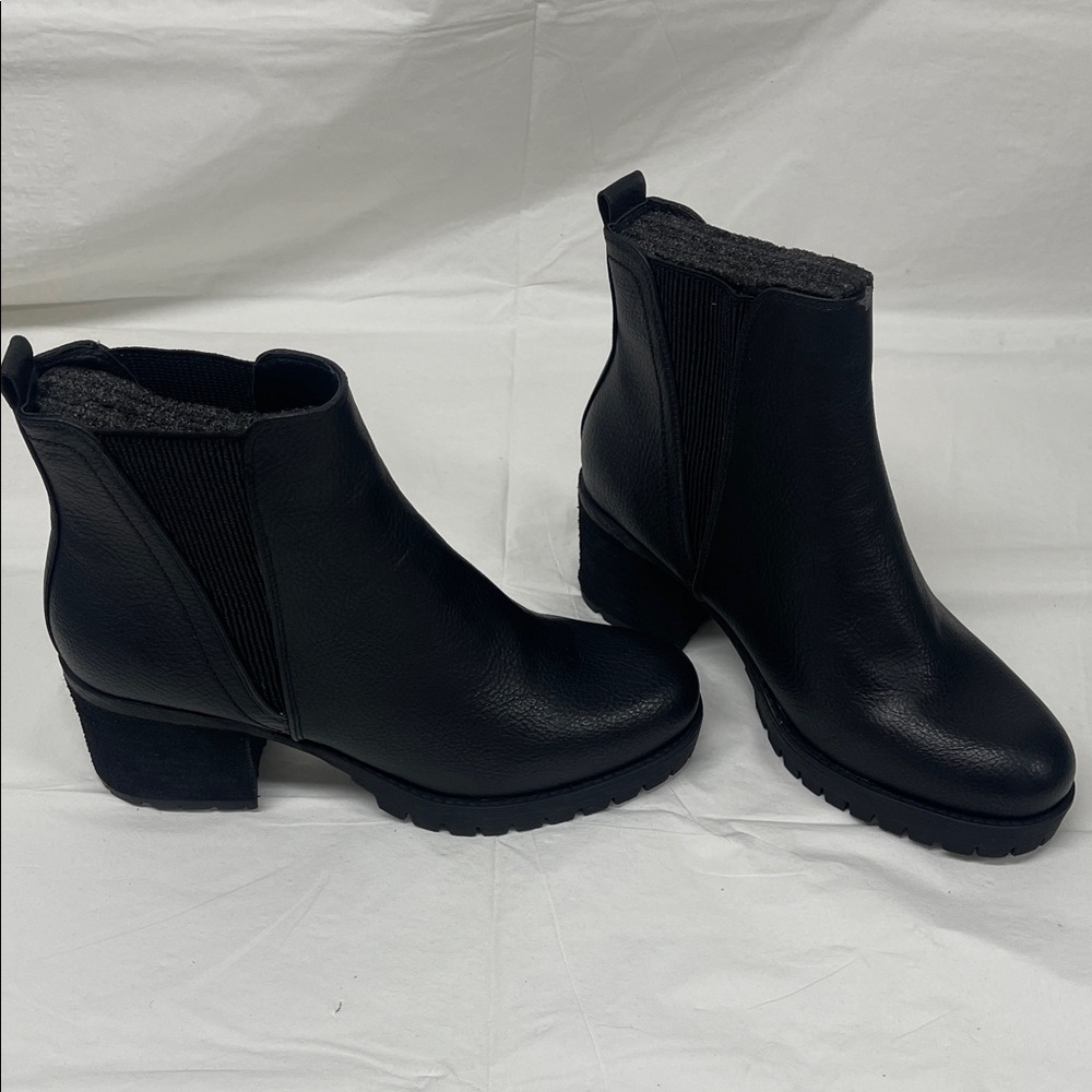MIA Black Chelsea Lug Heel Ankle Boots - Picture 13 of 14